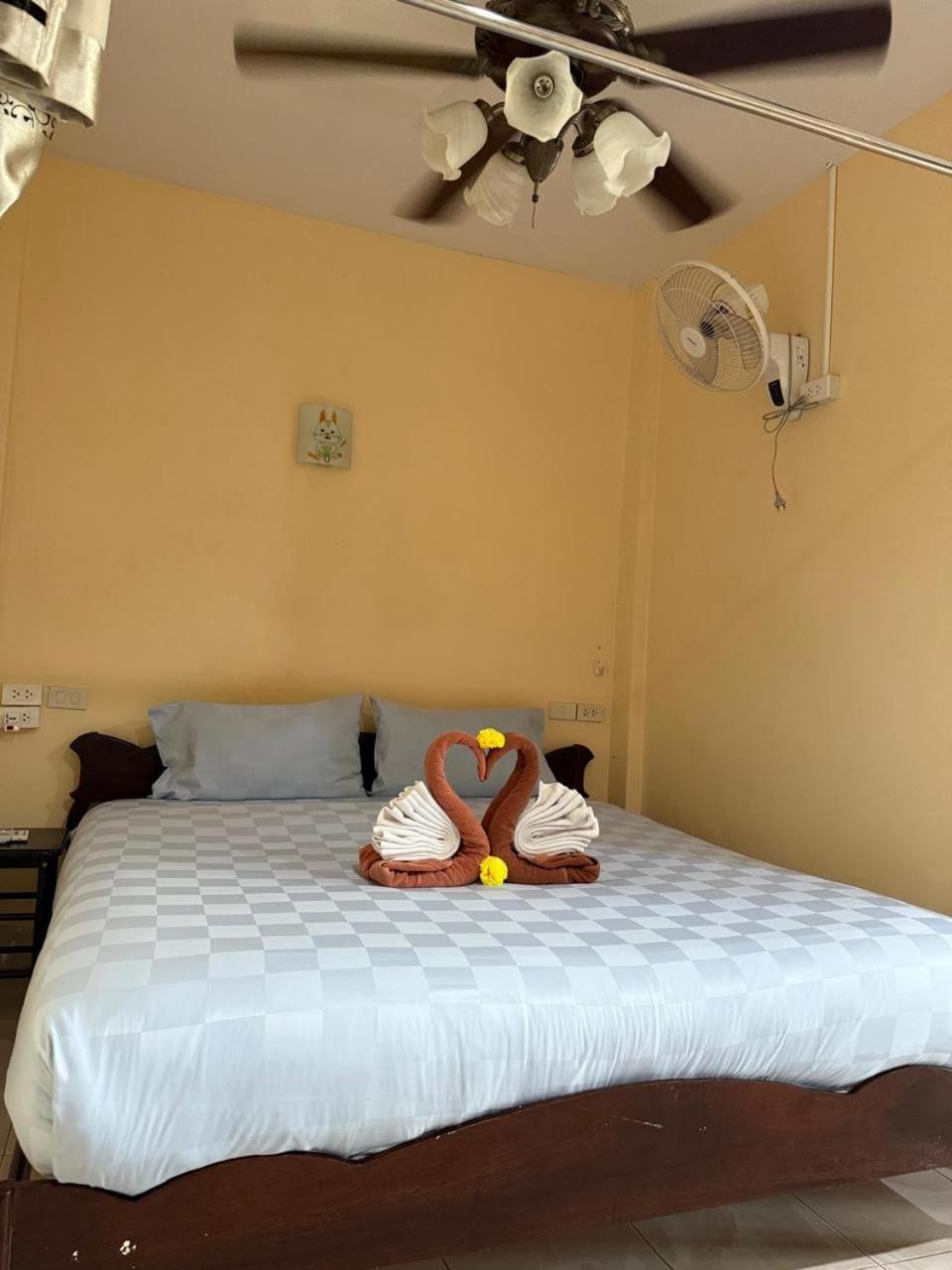 Happy Holidays Hotel Patong Экстерьер фото